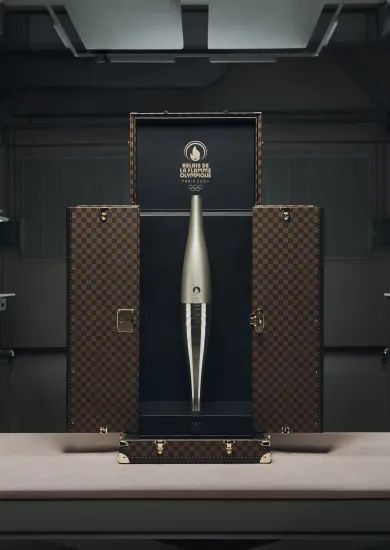 BALENCIAGA2024春夏系列广告大片释出(图1)