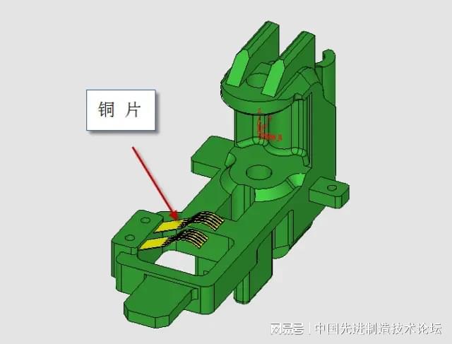 这套汽车传感器支架精密模具如何设计？(图1)