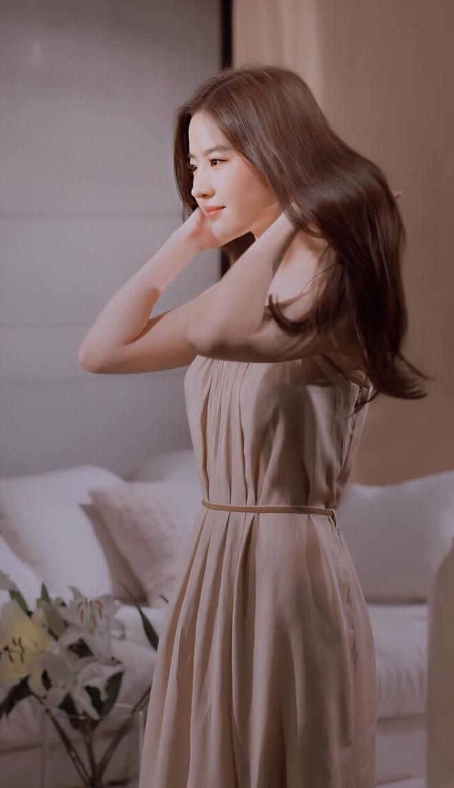 刘亦菲12年前广告照被疯传素的不能再素才知道啥叫纯天然美女(图1)