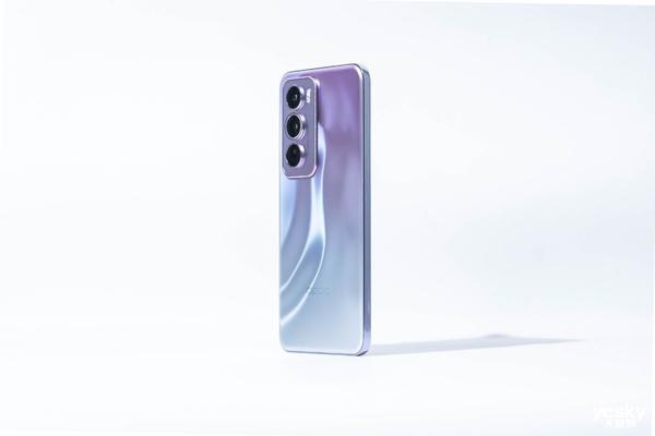 OPPOReno12Pro上手体验：影像巅峰与时尚设计的完美结合(图6)