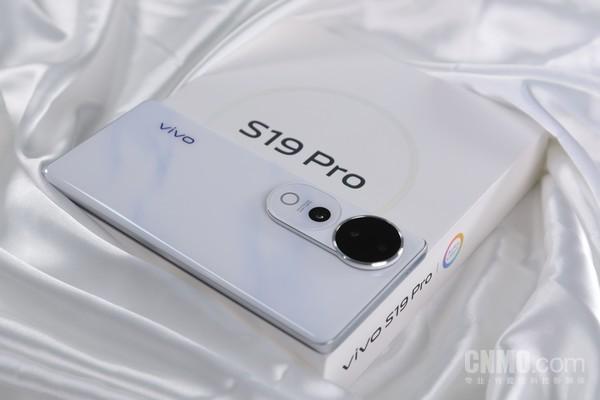 vivoS19Pro：东方美学设计与全焦段人像的集大成者(图1)