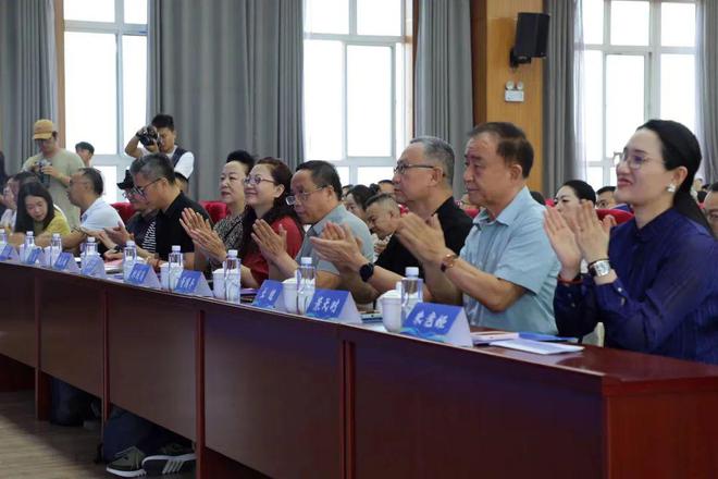 银科院传媒学院现代传媒研究院高质量发展学术研讨会顺利举办(图1)
