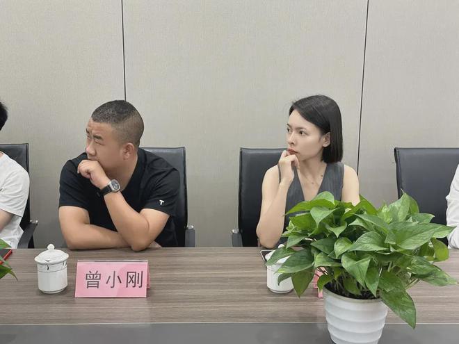 成都深呼吸副总经理曾小刚率队到访裕景盛世传媒(图3)