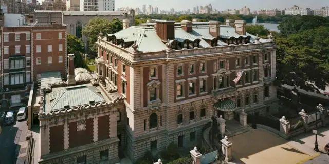 探索设计灵感之巅：全球设计师必访的十大顶尖博物馆(图2)