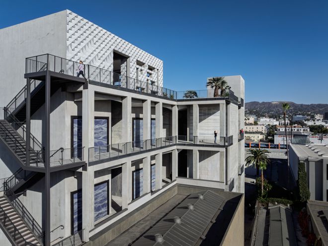 公墓居然这样设计？从水平到垂直殡葬业有了新突破(图5)