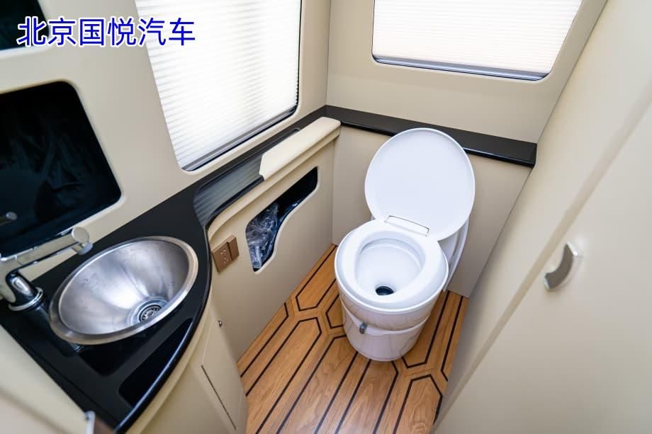 山西太原丰田考斯特10座带卫生间大型商务车落地多少钱(图5)