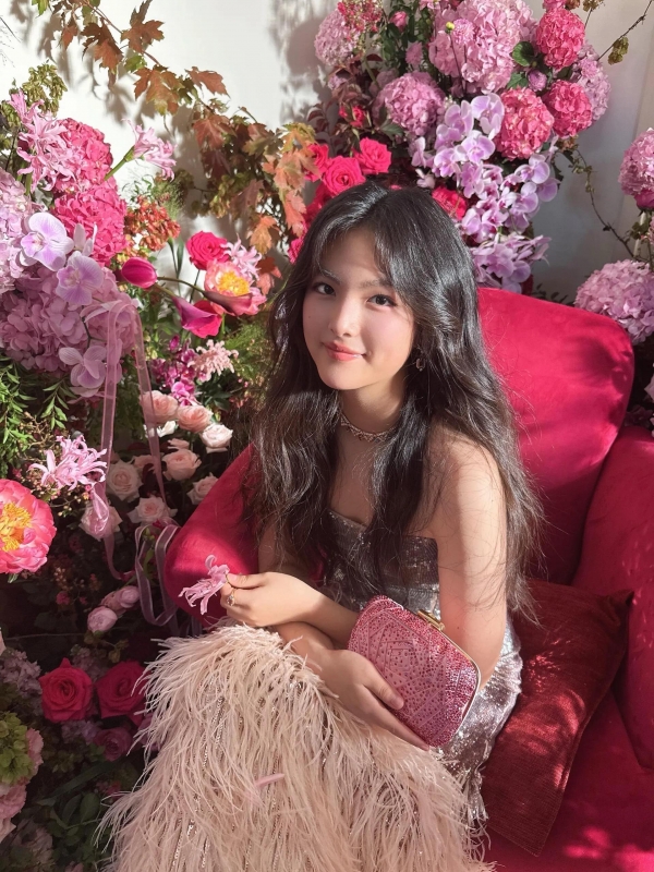 王诗龄戴百万珠宝拍广告大片李湘很自豪(图3)