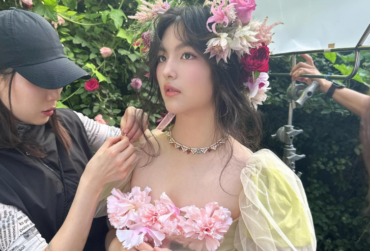 王诗龄戴百万珠宝拍广告大片李湘很自豪(图1)