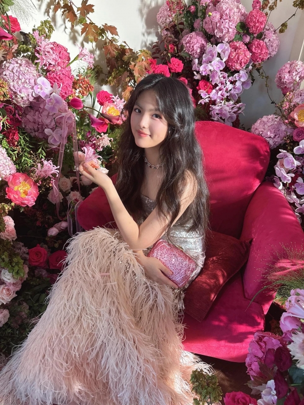 王诗龄戴百万珠宝拍广告大片李湘很自豪(图4)