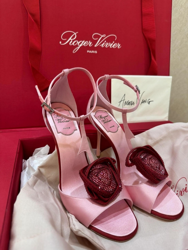 王诗龄戴百万珠宝拍广告大片李湘很自豪(图6)