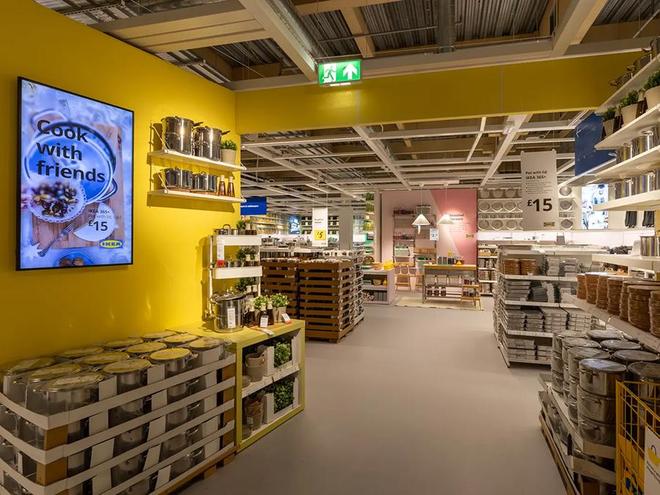 宜家在英国为新店带来的开业广告也许是品牌史上最“脏”的一次(图2)