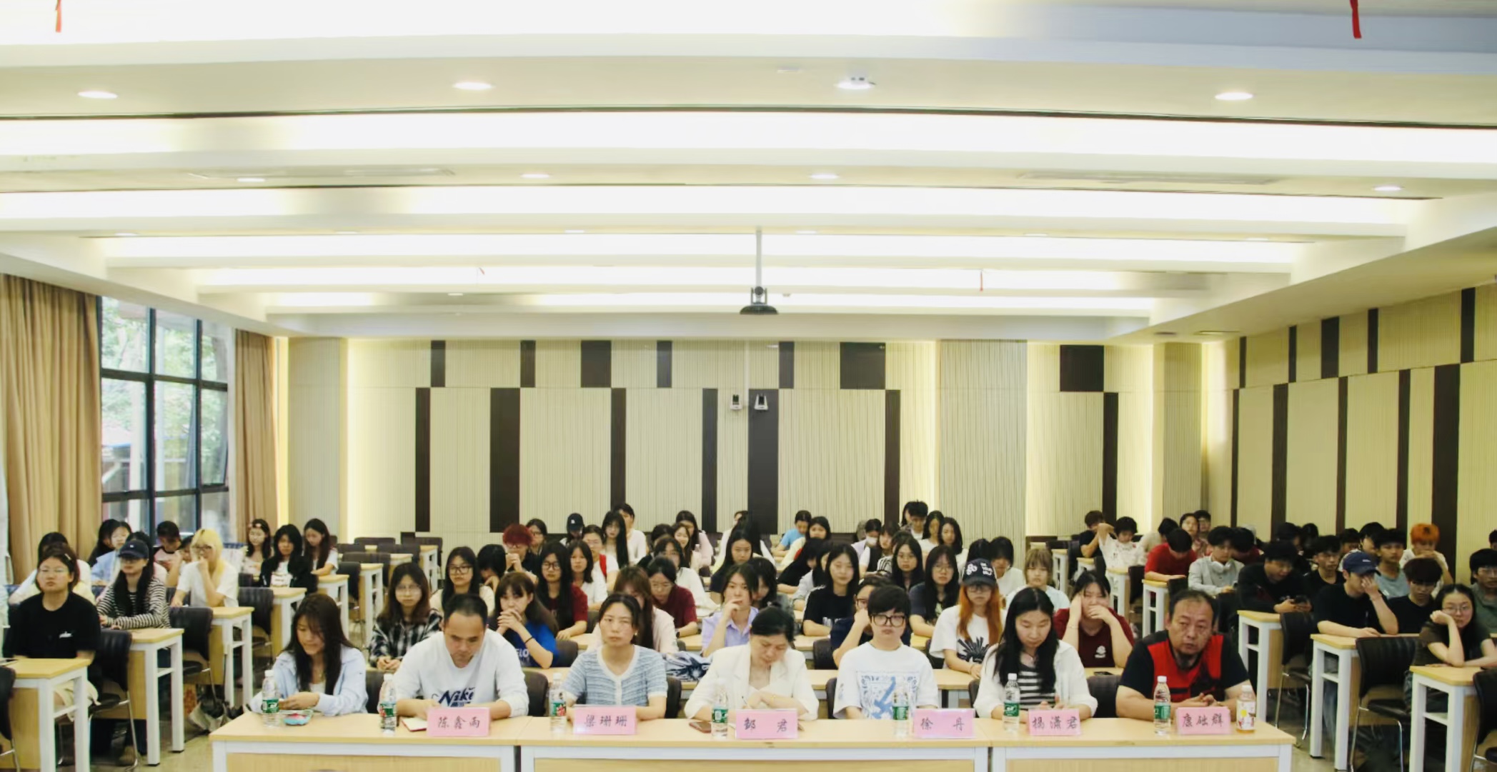 信息技术学院召开2024级广告艺术设计专业写生实训安全动员大会(图2)