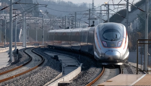 金三角一小时高铁互通汉襄宜跑进同城时代(图2)