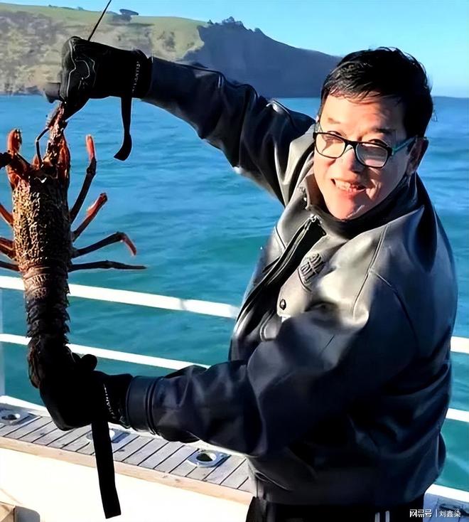 61岁的广东主持人陈维聪已重获新生当网红拒绝再从事传统媒体(图5)